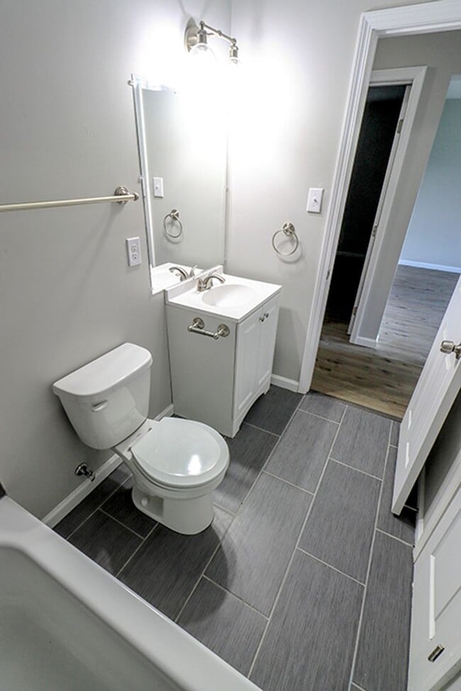 Building Photo - 3 Bedroom; 1 Bath; Ranch Home