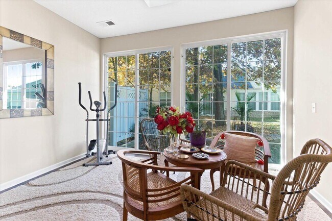 Building Photo - 224 Lake Cove Dr