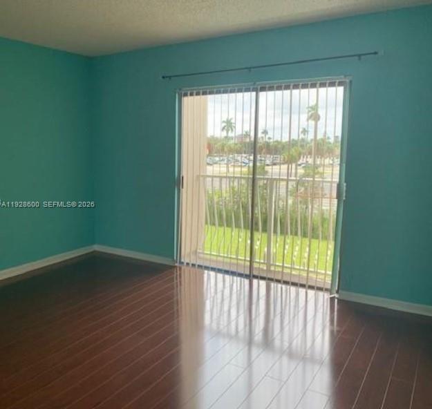 Building Photo - 500 NE 2nd St