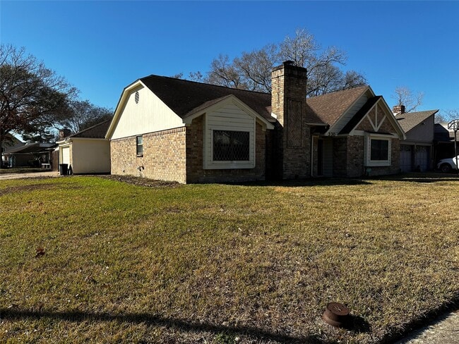 Building Photo - 330 Maybrook Dr