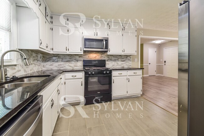 Building Photo - Cozy 3BR Home for You