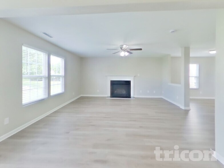 Building Photo - 12724 Frank Wiley Ln