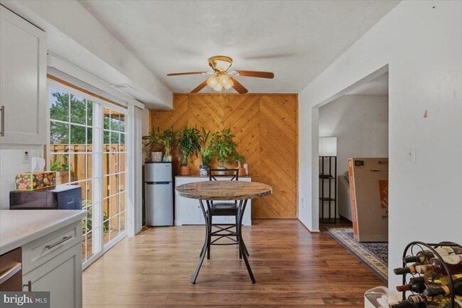 Building Photo - 899 Holborn Ct