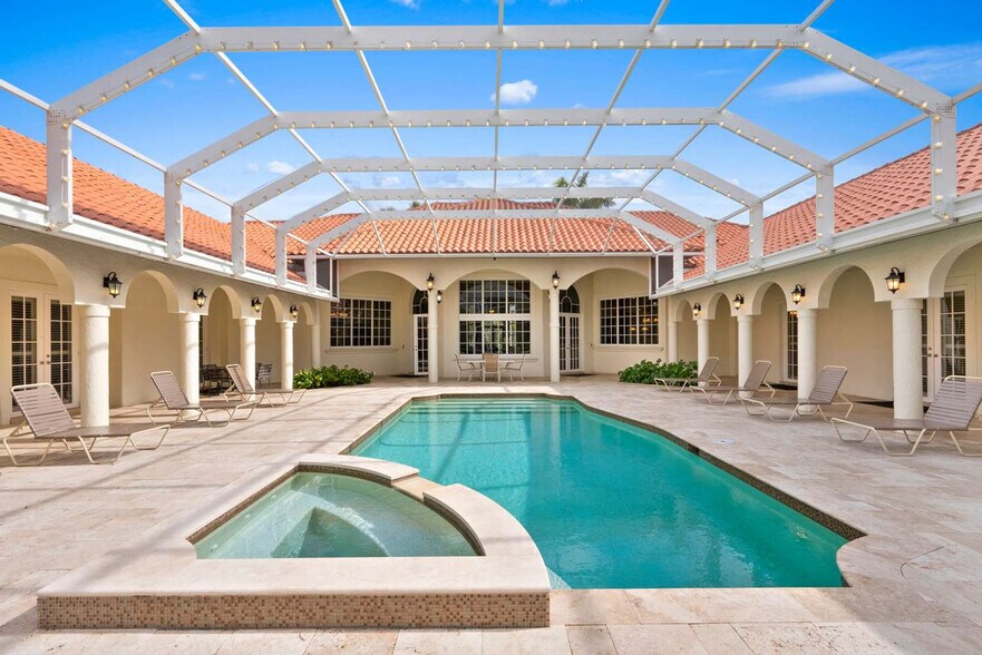 Building Photo - 2225 23rd St SW