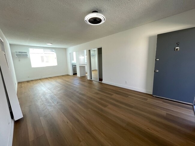 Interior Photo - 7351 Variel Ave