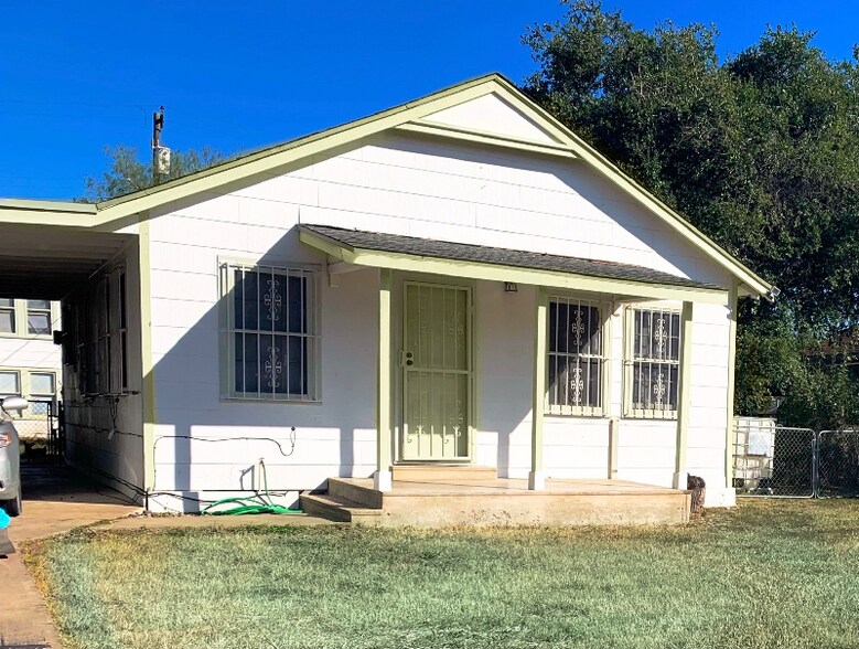 Primary Photo - 614 W Lee Ave