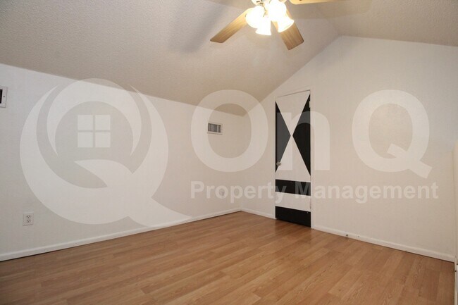 Building Photo - 30 E Brown Rd