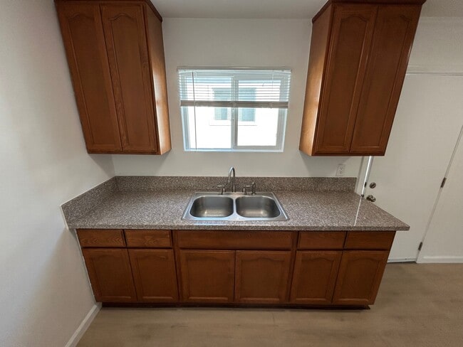 Building Photo - 204 W Verdugo Ave