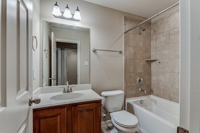 Building Photo - Spacious 3-Bedroom Townhouse with 2.5 Baths in North Fort Worth