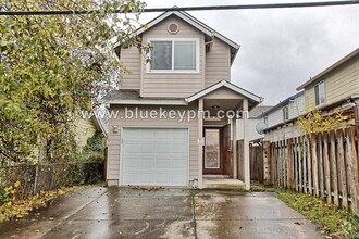 Building Photo - 3 Bed,  2.5 Bath Home Near SE Foster Rd an...