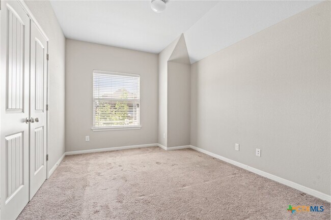 Building Photo - 6117 Verde Dr