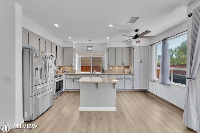 Building Photo - 2385 Country View Glen