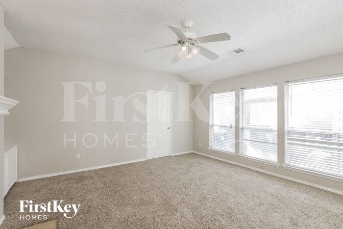 Building Photo - 2500 Crystal Falls Dr