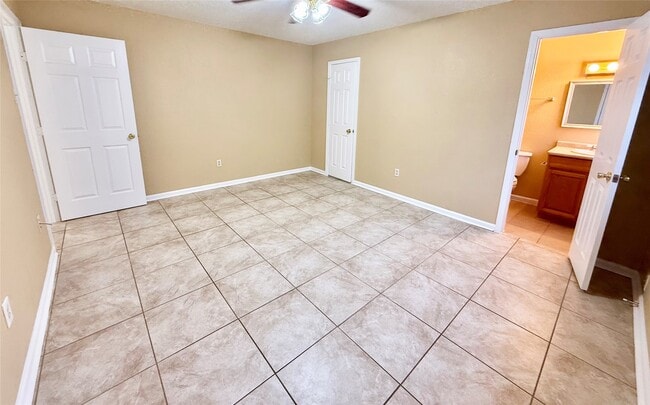 Building Photo - 1809 Capri Ln