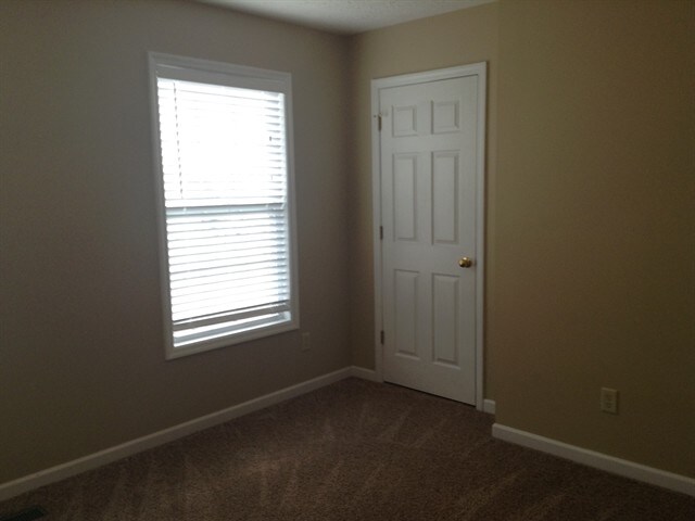 Building Photo - 6335 Glenmont Dr