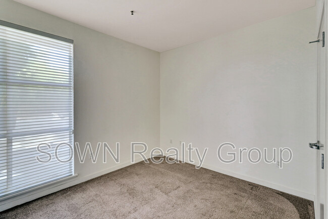 Building Photo - 1007 41st St