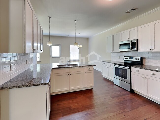 Building Photo - 202 Monarch Way