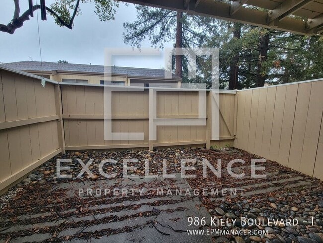 Building Photo - 986 Kiely Blvd