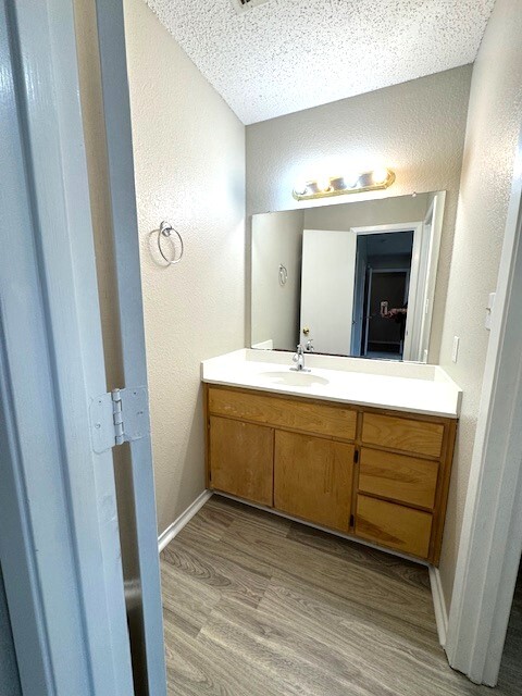 Master bath - 2225 Pebble Beach Dr