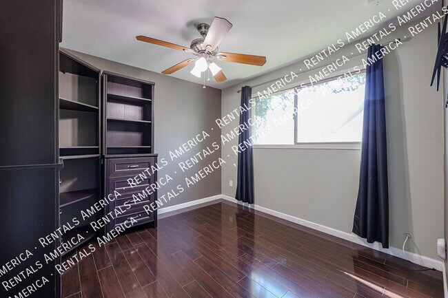 Building Photo - 8556 E Keim Dr