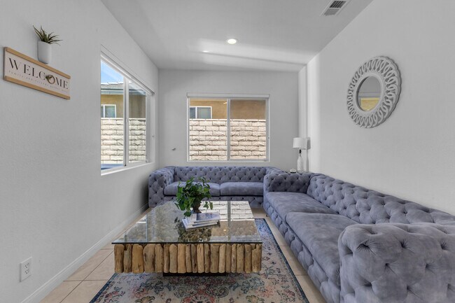 Building Photo - 84440 Quartino Pl