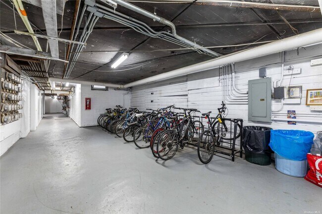 Building Photo - 83-15 116th St