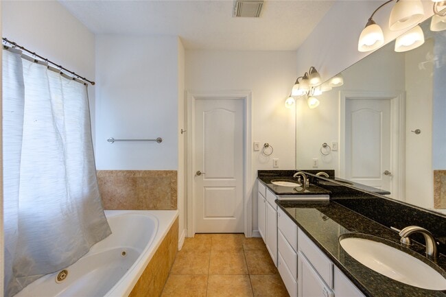 Building Photo - 5701 Kiam St