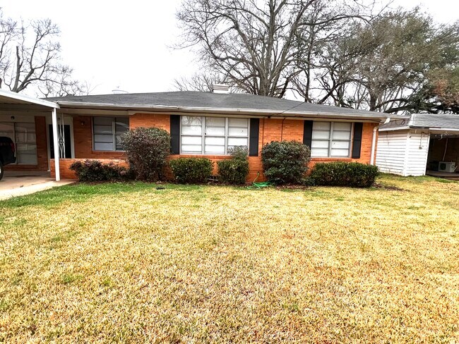 Primary Photo - 110 N Hearon Dr