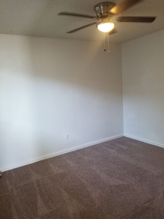 Building Photo - REDUCED!!!