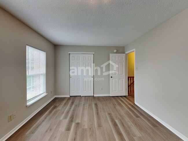 Building Photo - 5793 Amber Ln