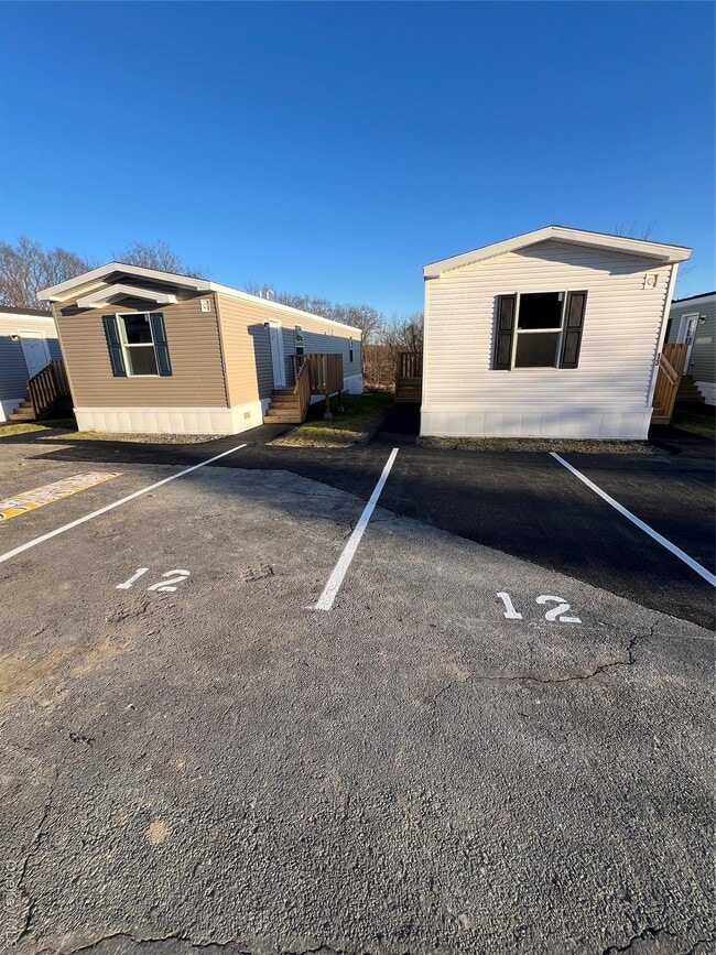 Building Photo - 985 NY-17M