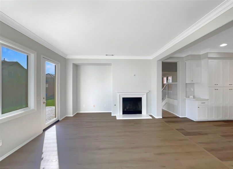 Building Photo - 37326 La Lune Ave