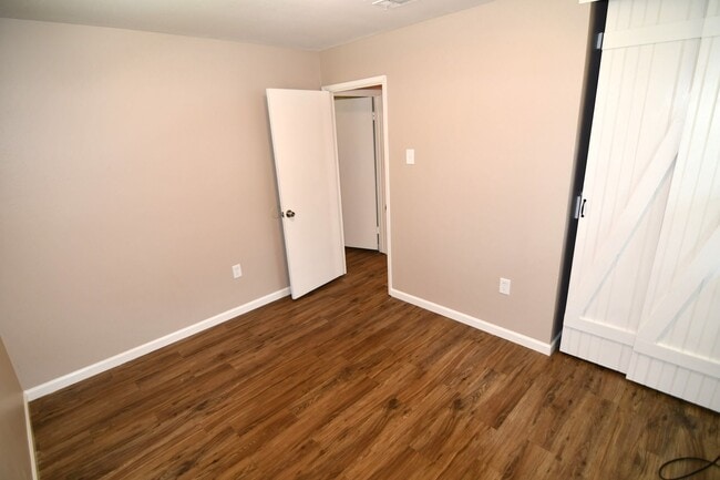 Building Photo - Newly updated, 3 bedroom, 1.5 bath home in Baker