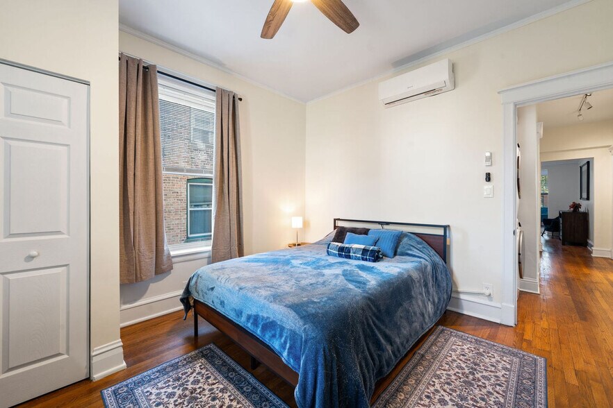 Building Photo - 6229 N Wayne Ave