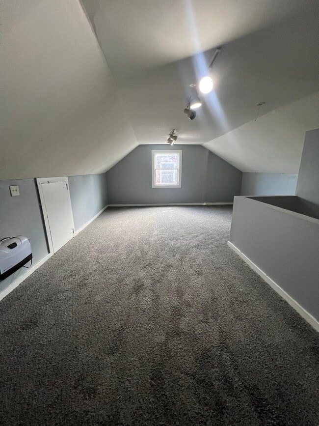 Building Photo - 10141 Roxbury St