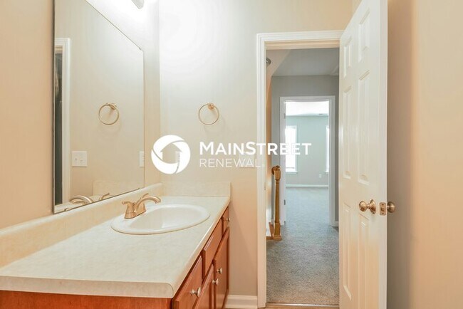 Building Photo - 4 Bedroom Pet-Friendly Home in ANGIER, NC ...