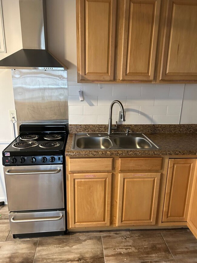 Building Photo - Montreat Rental-Lower Level Apartment! **Utilites included!