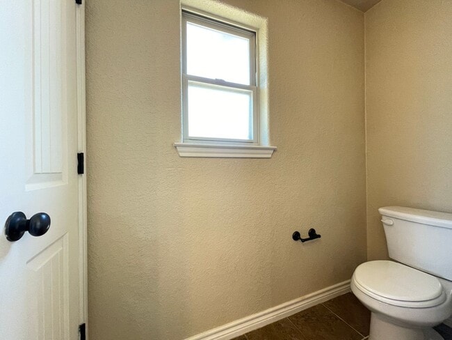 Building Photo - 601 W Little Dipper Dr