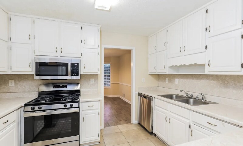Building Photo - 157 Hayes Cir