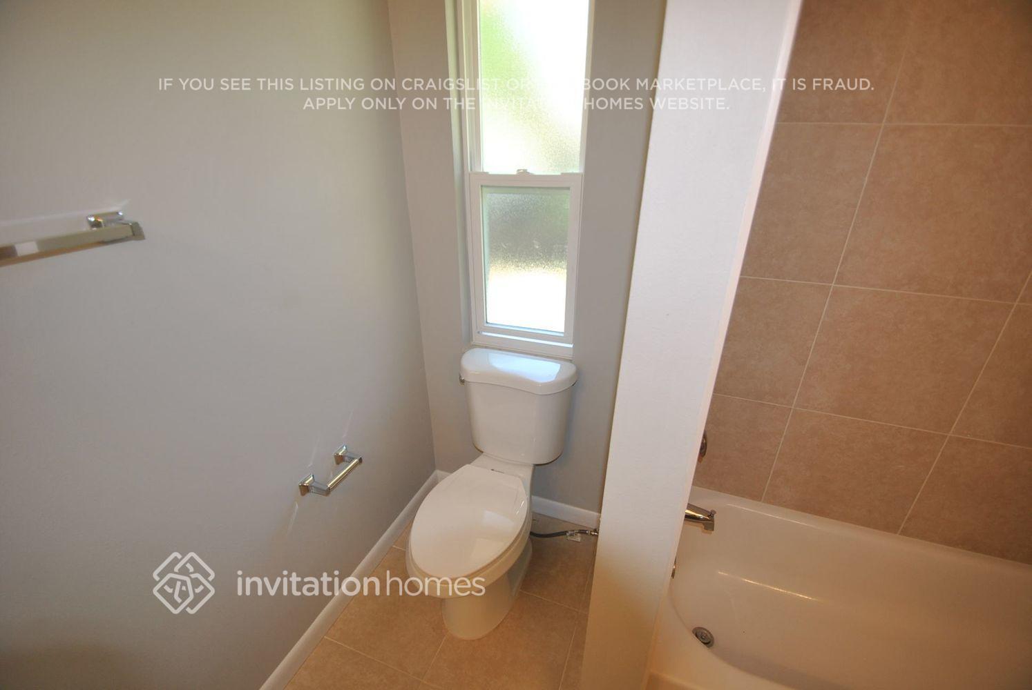 Building Photo - 800 Sweetwater Bay Ct