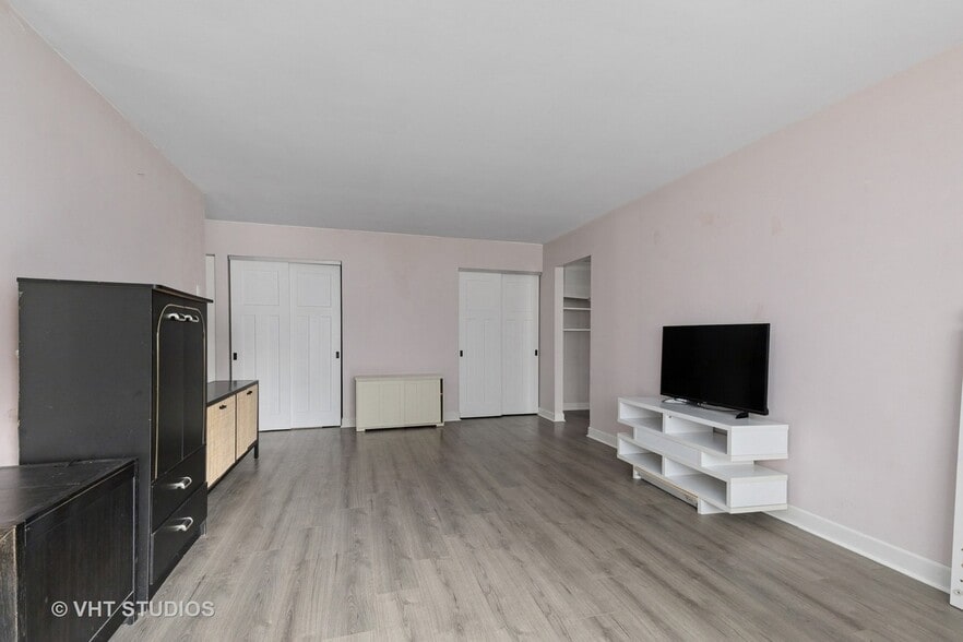Living room 2 - 1154 Osterman Ave