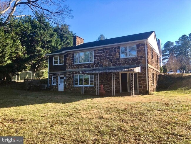 Building Photo - 708 Miller Rd
