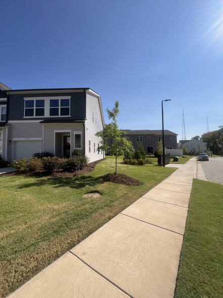 Building Photo - 7002 Fairmile Run