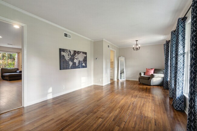 Building Photo - 5088 Helene Rd