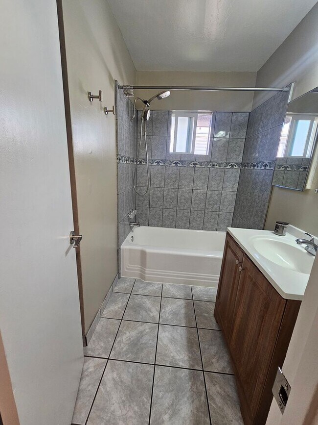 Building Photo - 7186 Central Ave