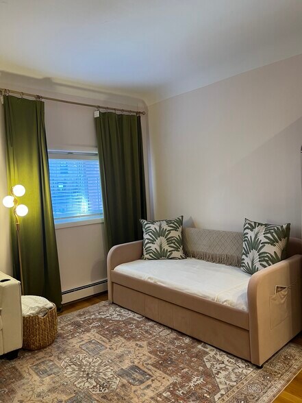 Building Photo - 515 Beacon St