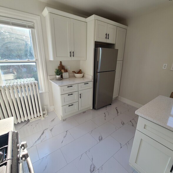 Kitchen_Alt View - 3402 Portland Ave