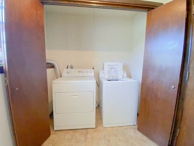 Building Photo - Italian Estates Property Management