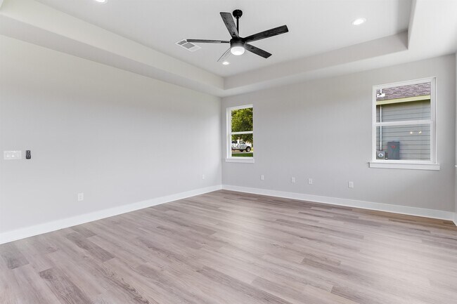 Building Photo - 1255 Pecan Valley Dr