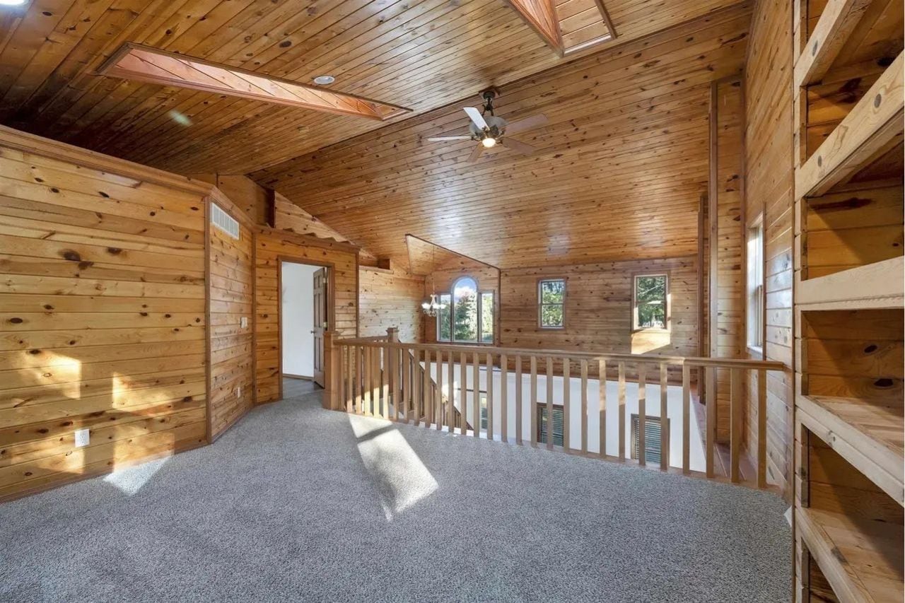 Building Photo - 969 Riverside Dr